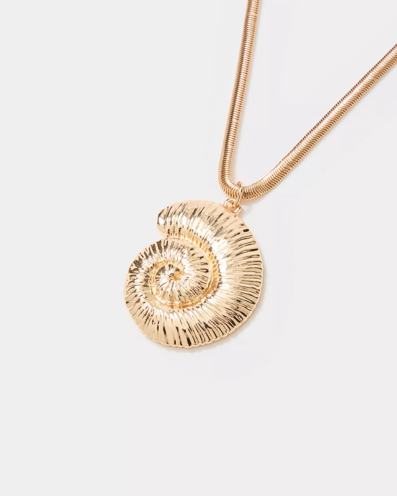 Barefoot Beachcomber Pendant NecklaceHeartland Retail ItemsLILLY PULITZERThe Printed Peach Savannah