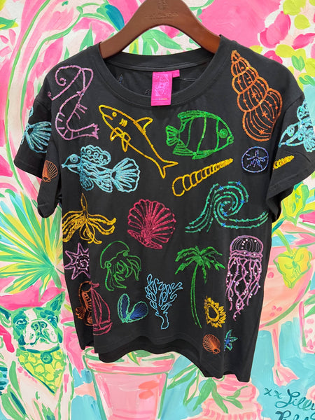 Black Multi Sea Icon Outline TeeHeartland Retail ItemsQueen of SparklesThe Printed Peach Savannah