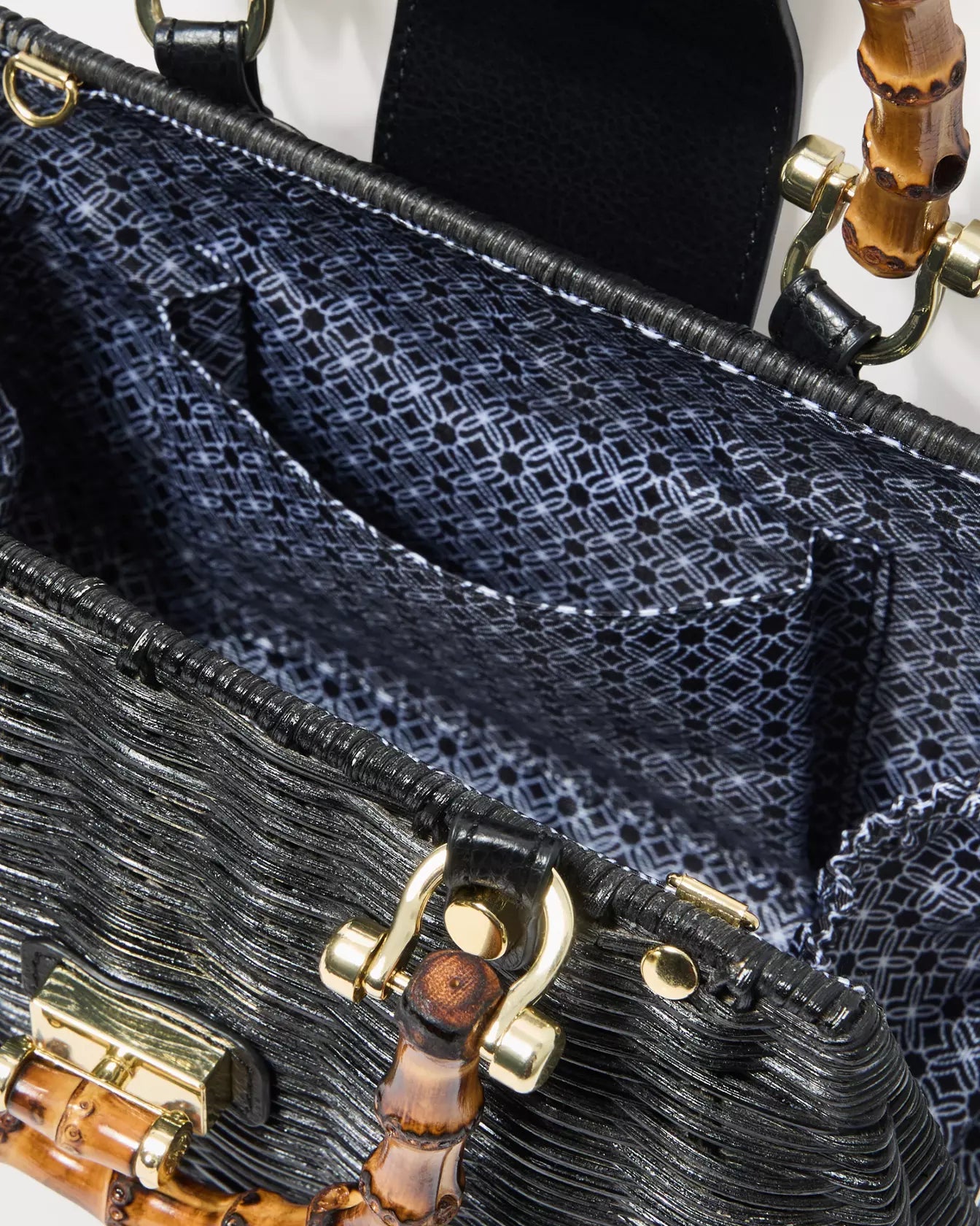 Leena Top Handle BagBags - Purses & HandbagsLILLY PULITZERThe Printed Peach Savannah