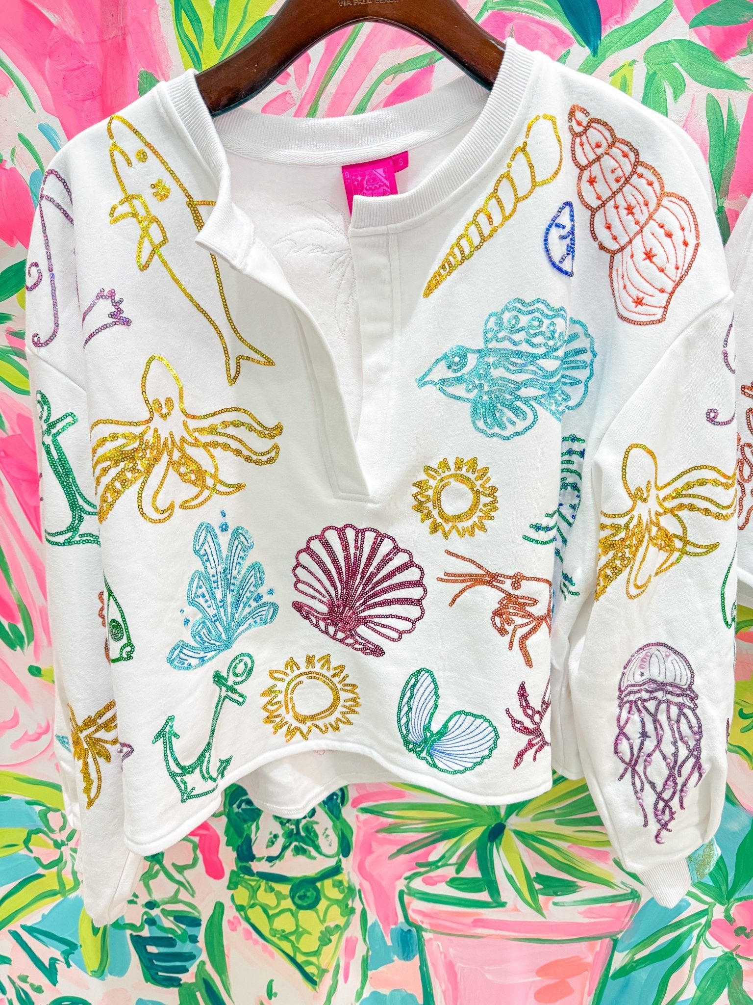White Outline Rainbow Under The Sea Icon ShortQueen of SparklesThe Printed Peach Savannah