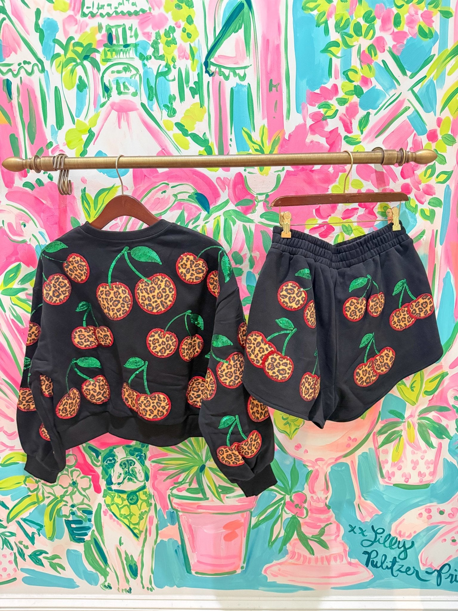 Black Leopard Cherry ShortQueen of SparklesThe Printed Peach Savannah