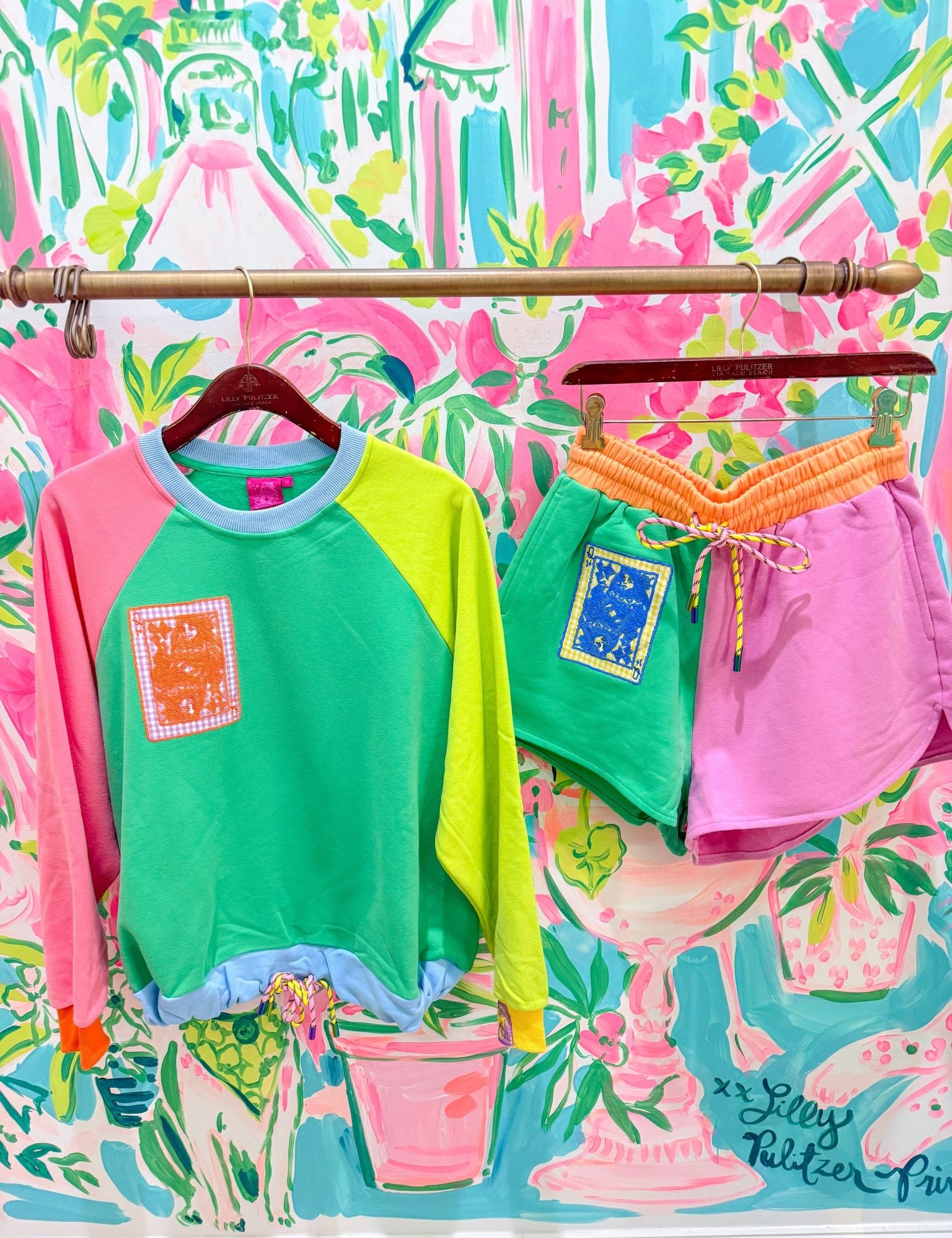 Colorblock QOS Logo Tie ShortQueen of SparklesThe Printed Peach Savannah