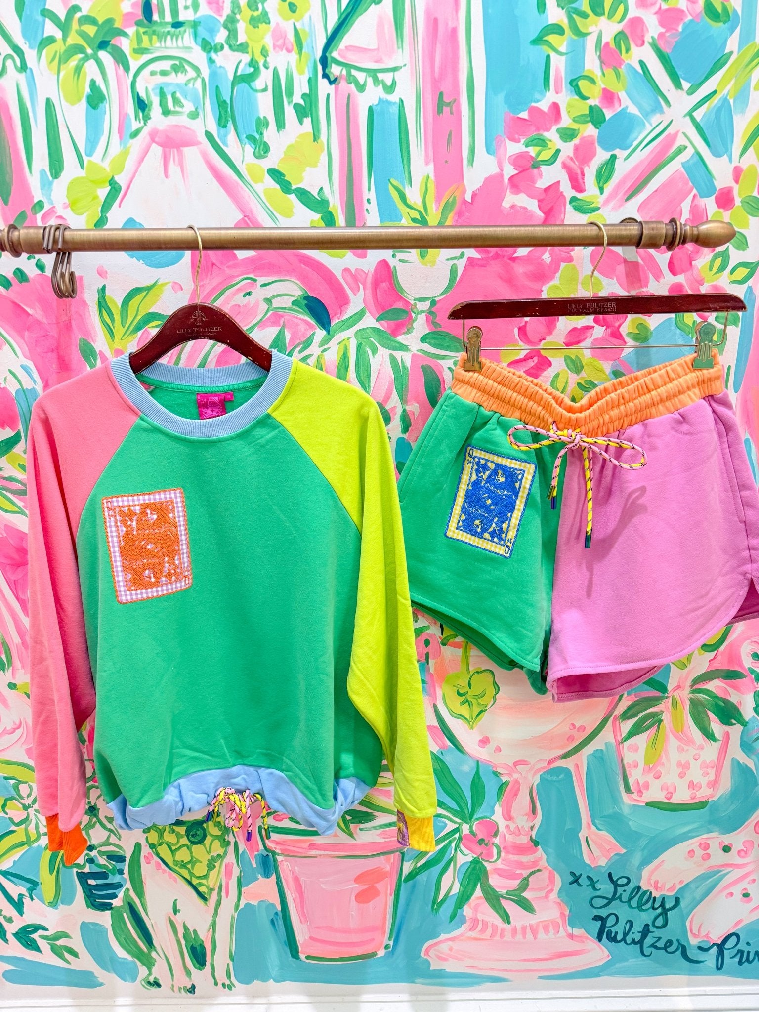 Colorblock QOS Logo Tie ShortQueen of SparklesThe Printed Peach Savannah
