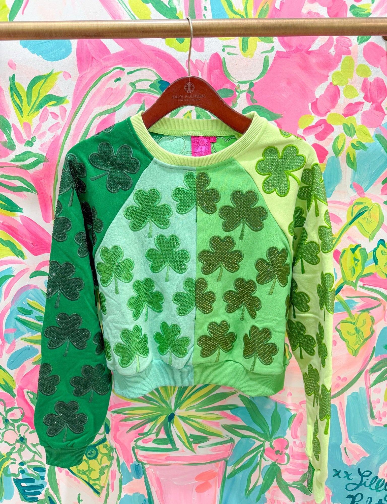 Green Cotton Colorblock Rhinestone Shamrock SweatshirtQueen of SparklesThe Printed Peach Savannah