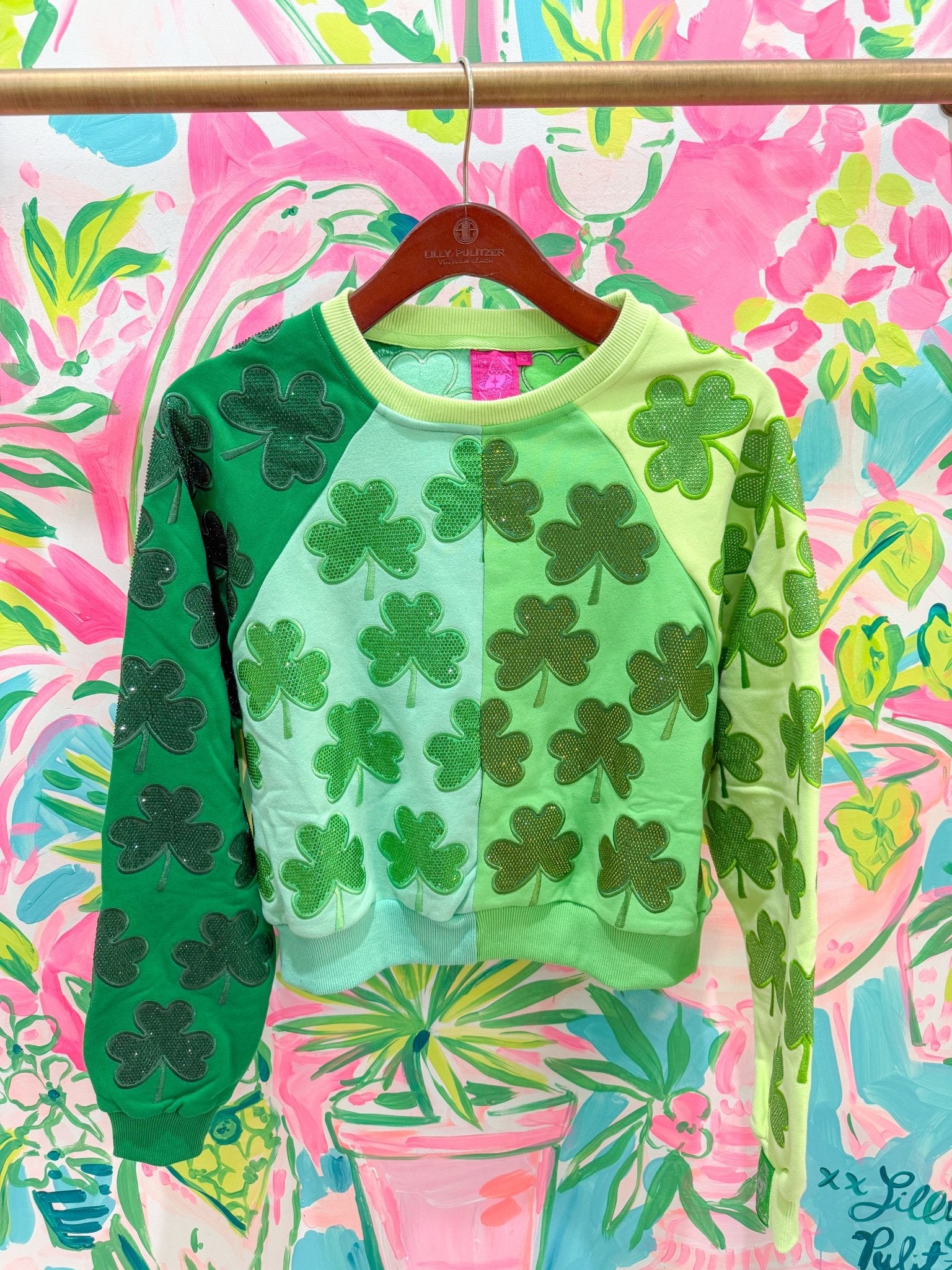 Green Cotton Colorblock Rhinestone Shamrock SweatshirtQueen of SparklesThe Printed Peach Savannah