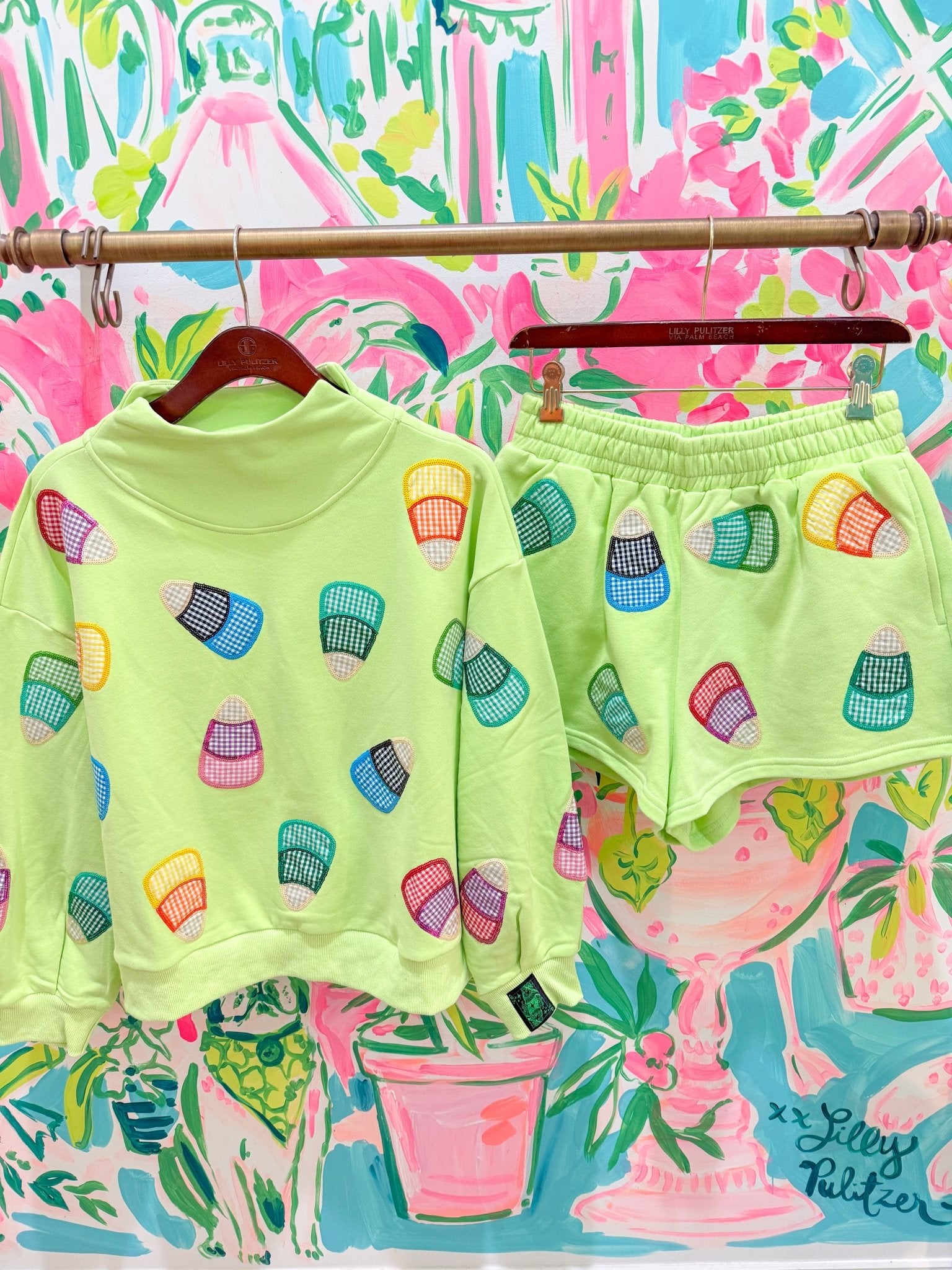 Green Multi Gingham Candy Corn ShortQueen of SparklesThe Printed Peach Savannah