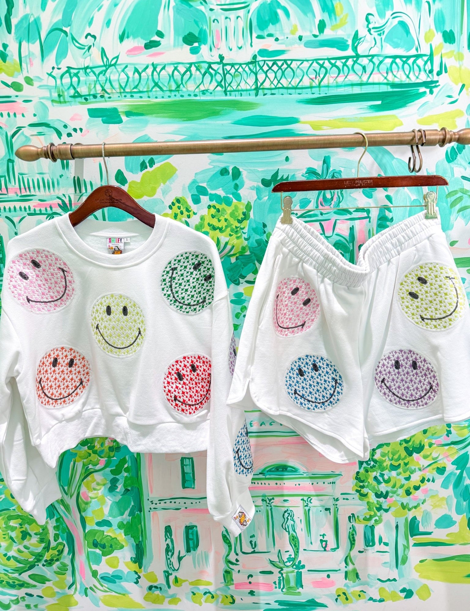 Licensed White Scattered Multi Smiley ShortQueen of SparklesThe Printed Peach Savannah