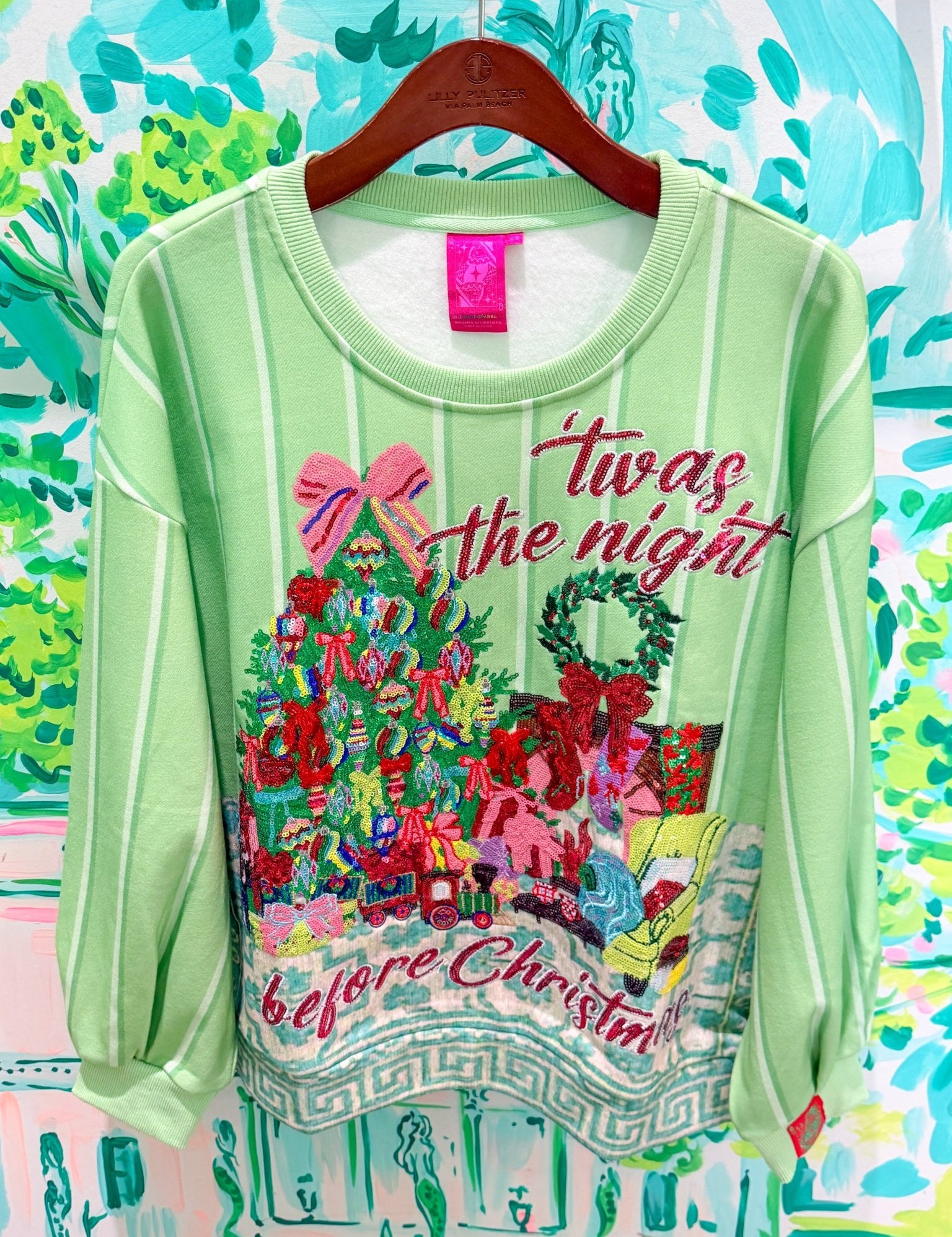 Light Green 'Twas the Night Before Christmas' Tree Scene SweatshirtLILLY PULITZERThe Printed Peach Savannah