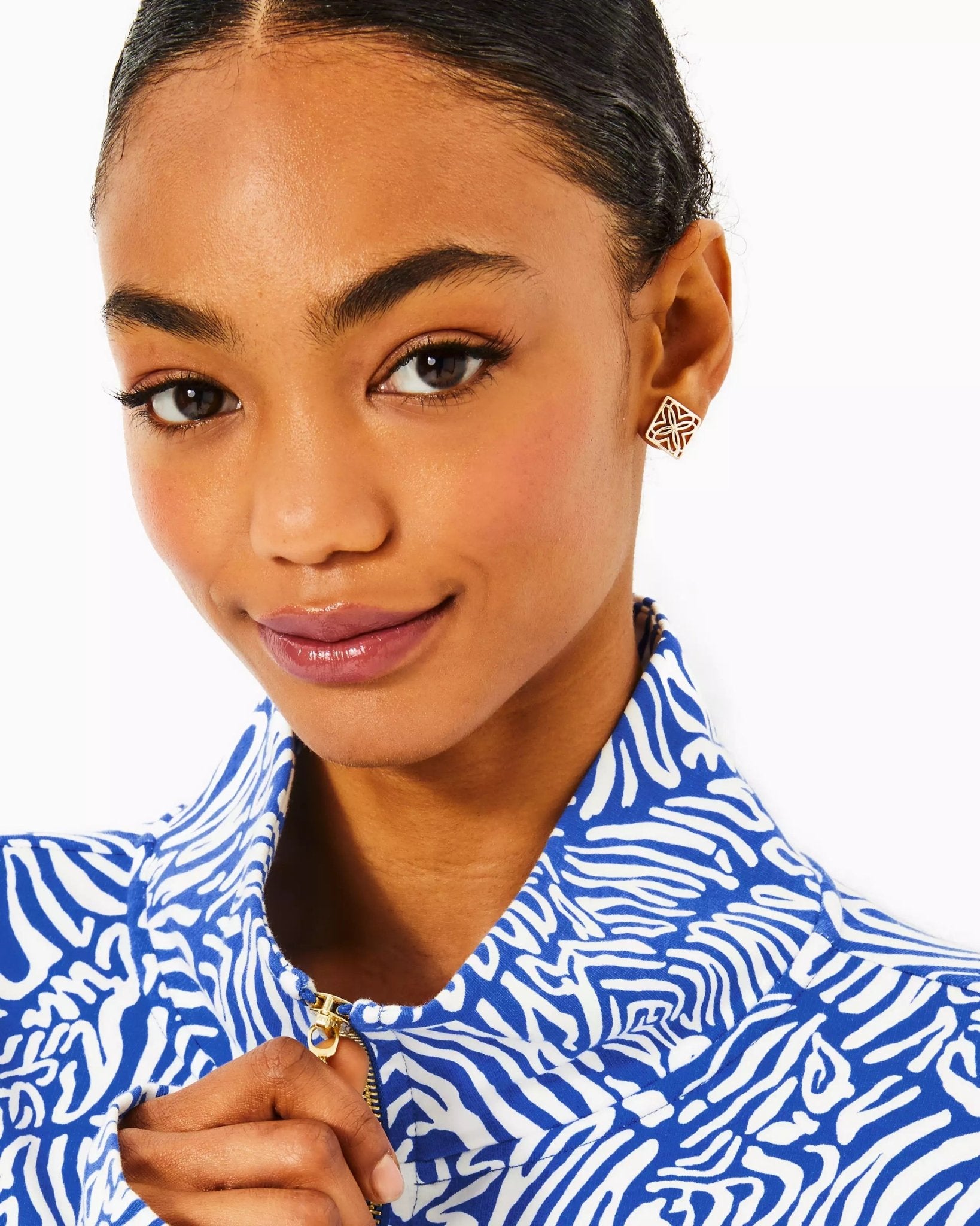 Lilly Logo EarringsAccessories - Jewelry - EarringsLILLY PULITZERThe Printed Peach Savannah