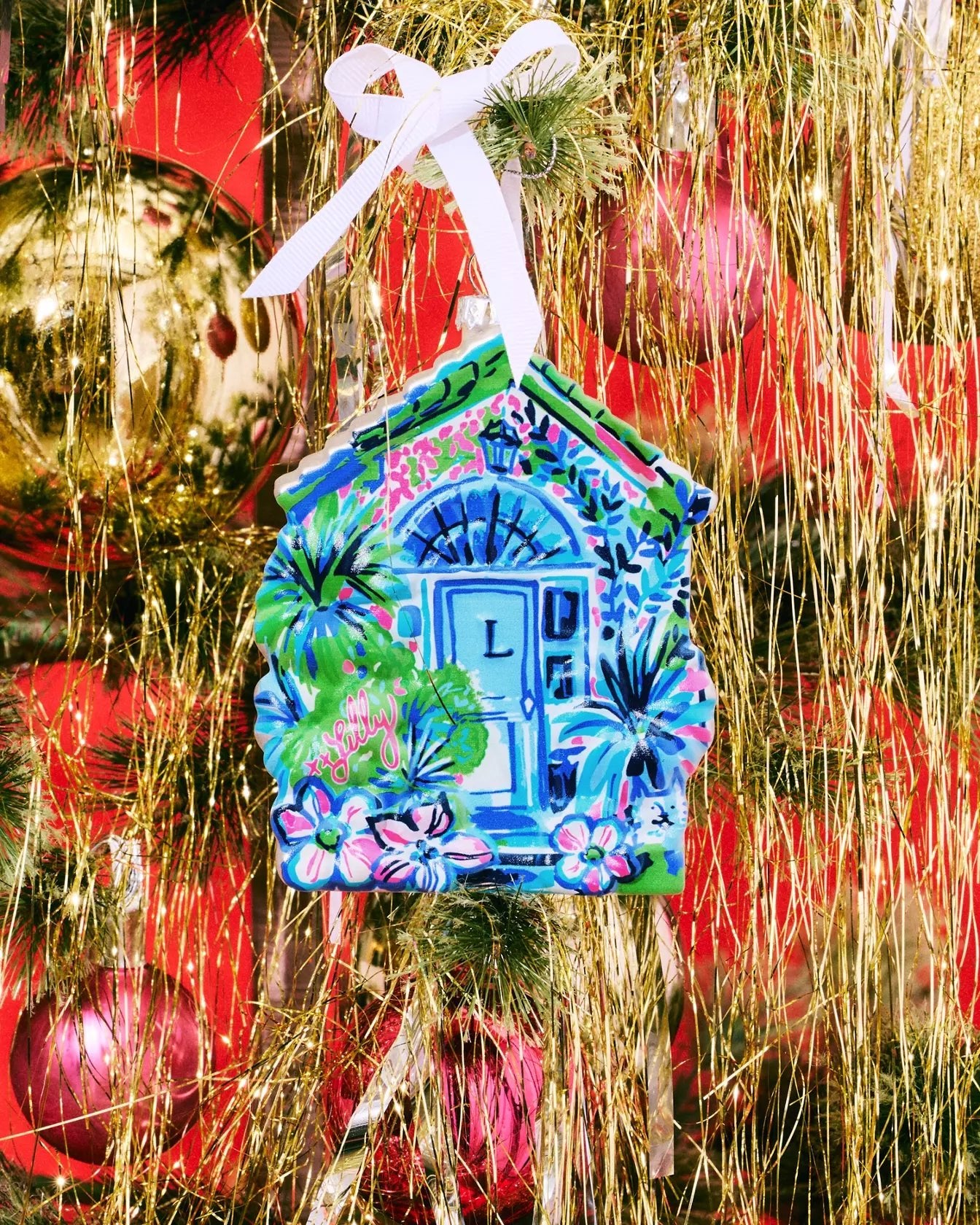 Lilly's House Glass OrnamentHome & Gifts - Home DecorLILLY PULITZERThe Printed Peach Savannah