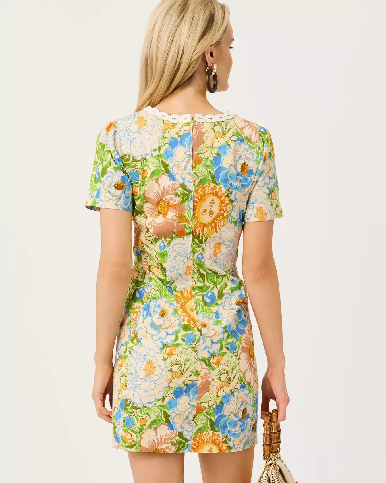 Minerva Short Sleeve Stretch ShiftWomen - Dresses - Fitted DressesLILLY PULITZERThe Printed Peach Savannah