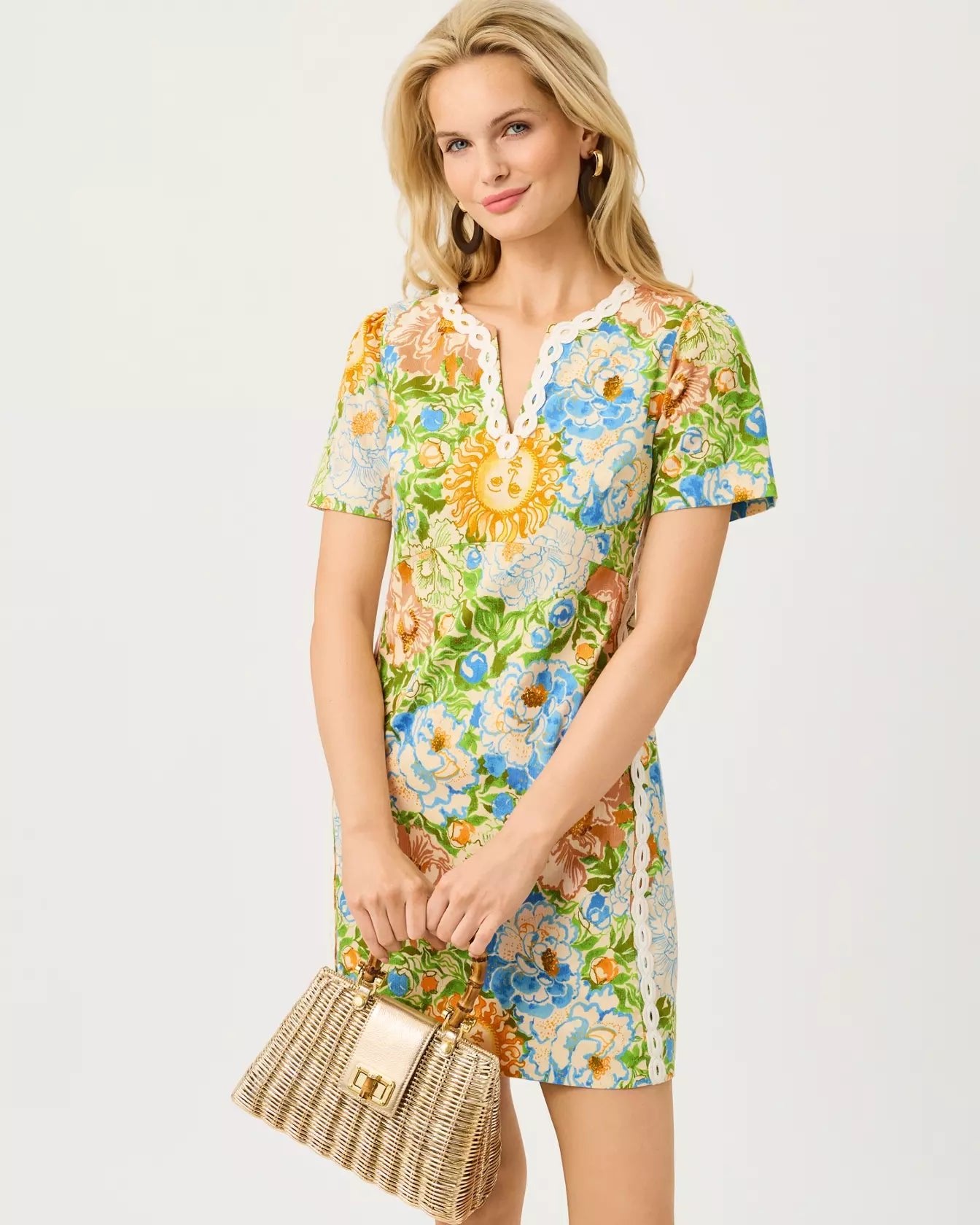 Minerva Short Sleeve Stretch ShiftWomen - Dresses - Fitted DressesLILLY PULITZERThe Printed Peach Savannah
