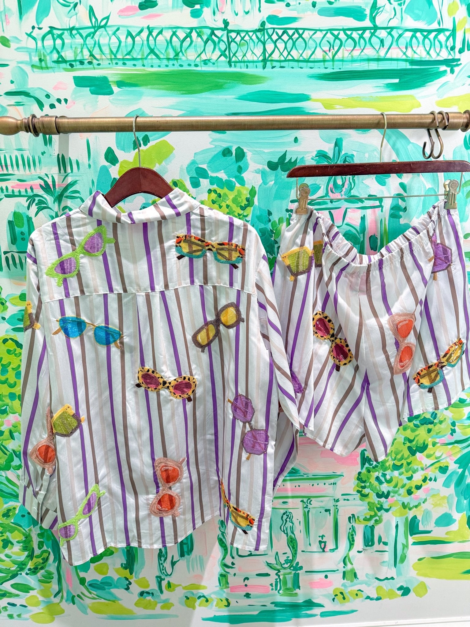 Multi Stripe Sunglasses Cotton ShortQueen of SparklesThe Printed Peach Savannah