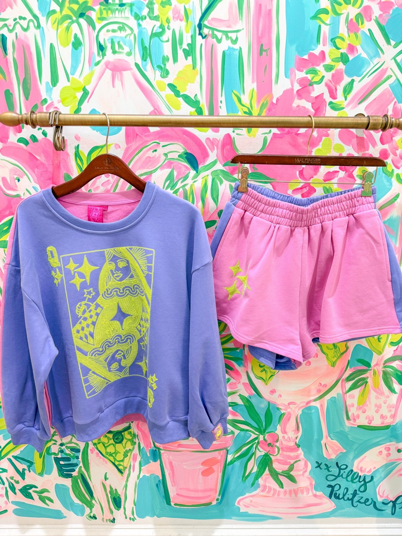 Purple & Pink Colorblock Green QOS Logo ShortQueen of SparklesThe Printed Peach Savannah