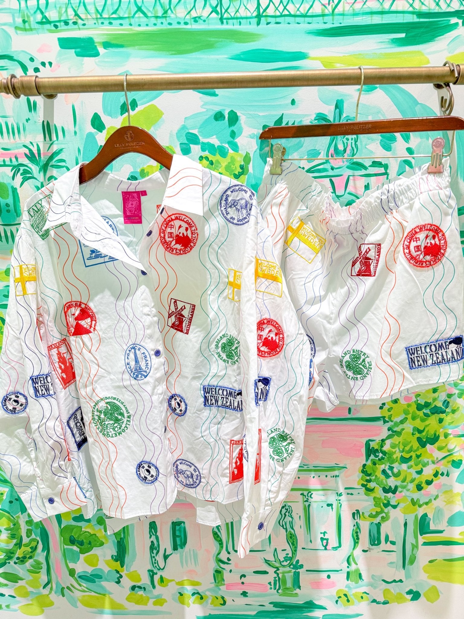 White Multi Passport Stamp ShortQueen of SparklesThe Printed Peach Savannah