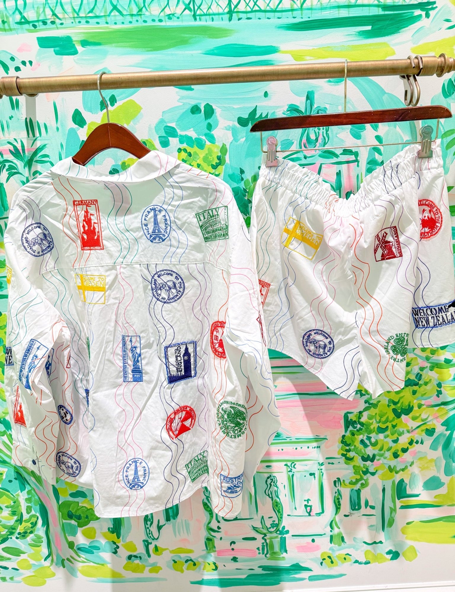 White Multi Passport Stamp ShortQueen of SparklesThe Printed Peach Savannah