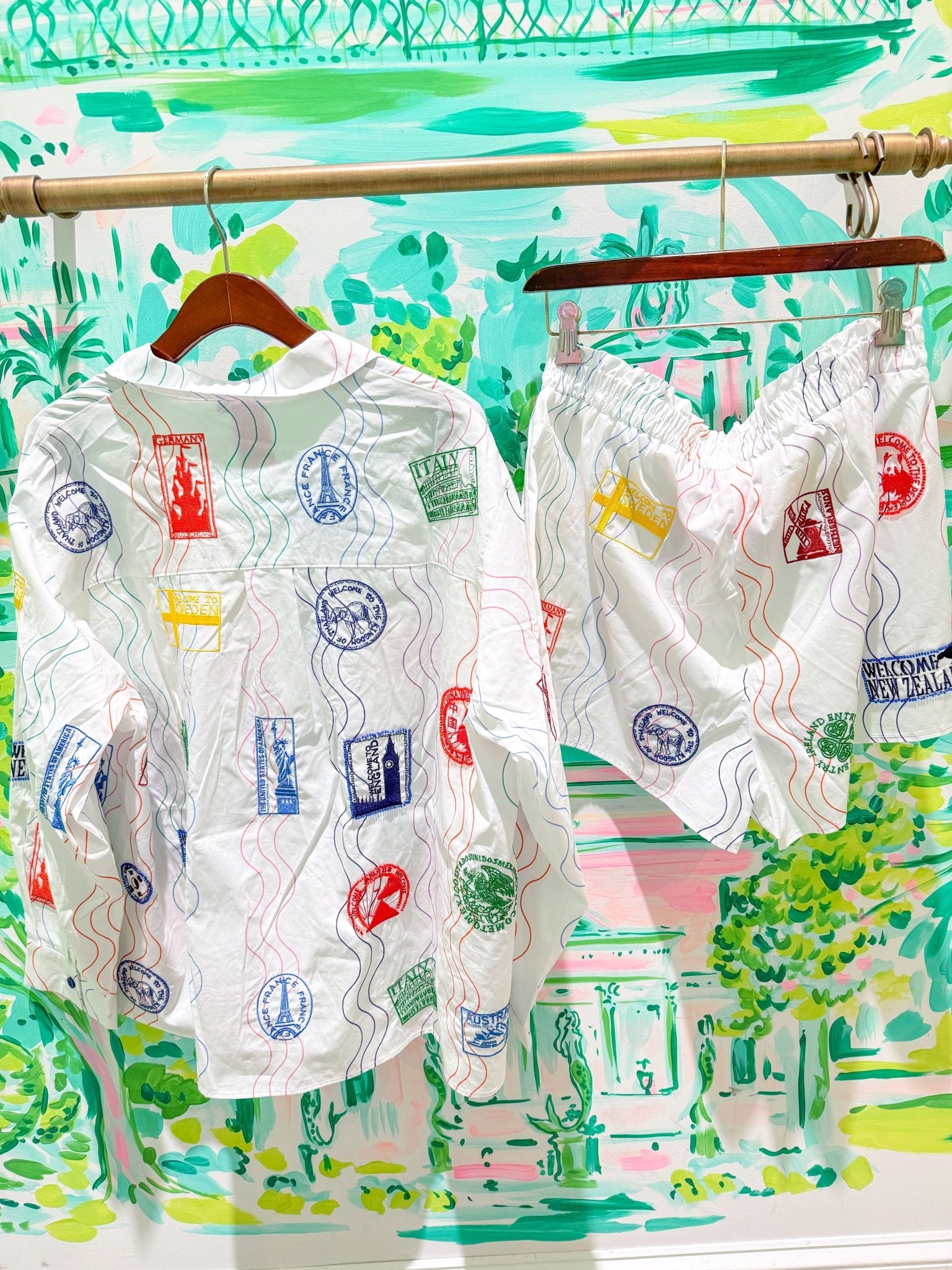 White Multi Passport Stamp ShortQueen of SparklesThe Printed Peach Savannah