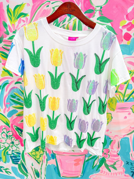 White Multi Tulip TeeHeartland Retail ItemsQueen of SparklesThe Printed Peach Savannah