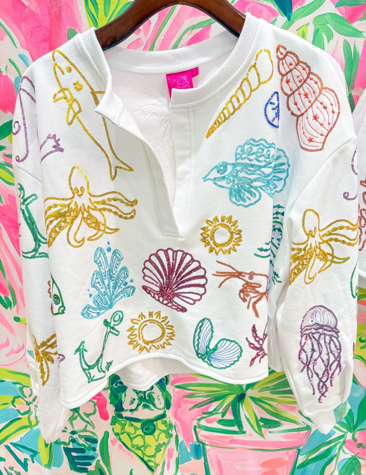 White Outline Rainbow Under The Sea Icon ShortQueen of SparklesThe Printed Peach Savannah
