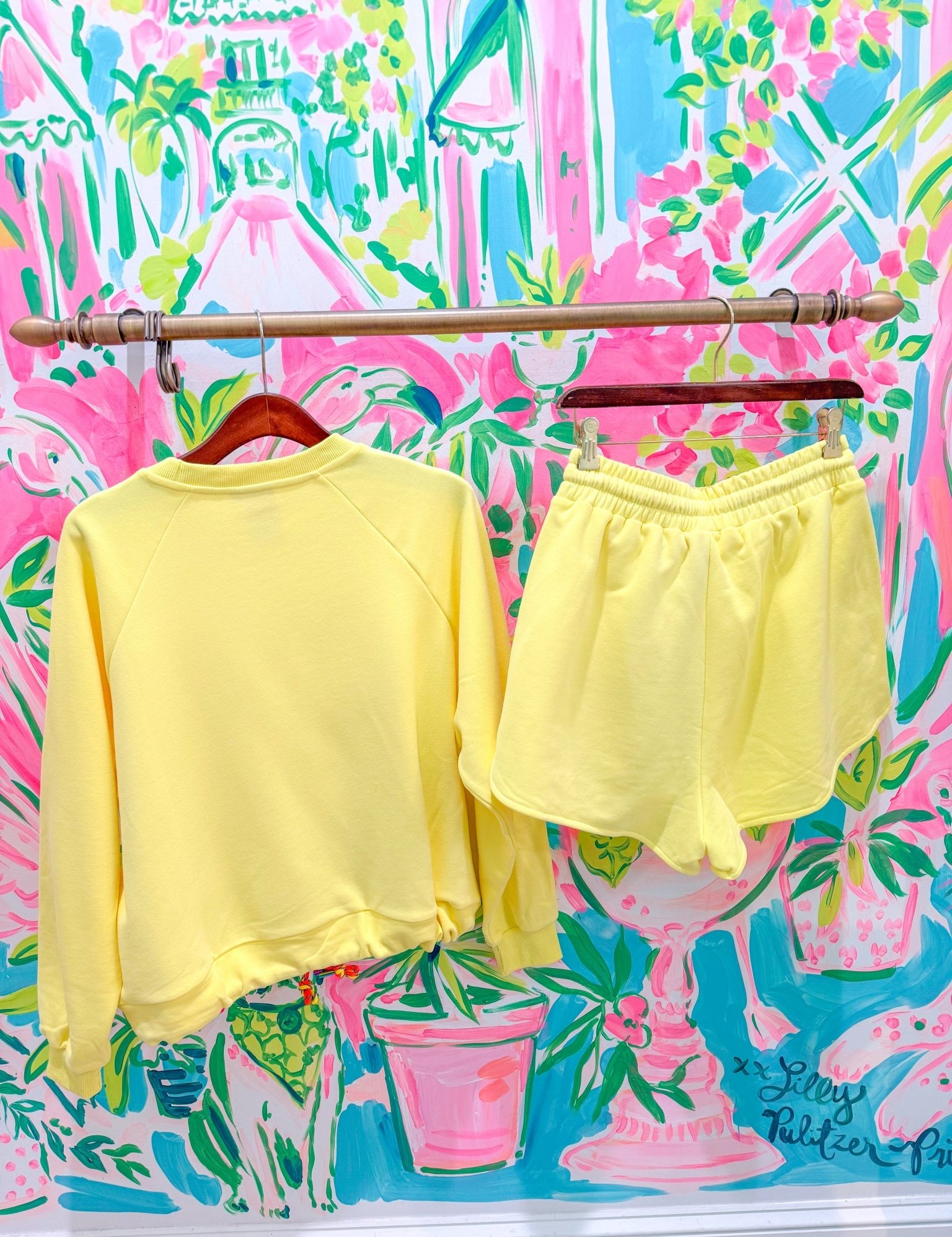 Yellow Tonal QOS Logo Tie ShortQueen of SparklesThe Printed Peach Savannah