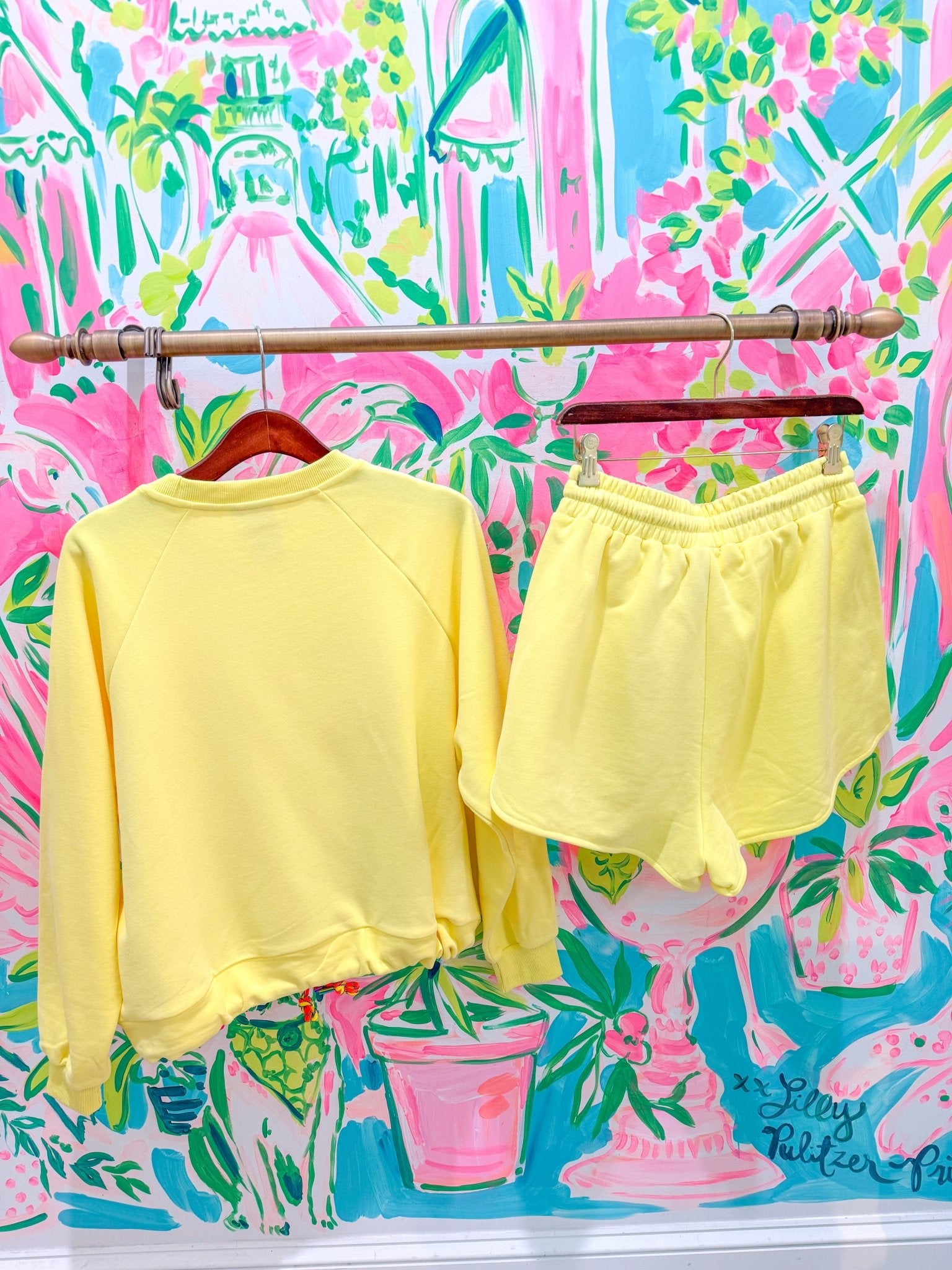 Yellow Tonal QOS Logo Tie ShortQueen of SparklesThe Printed Peach Savannah